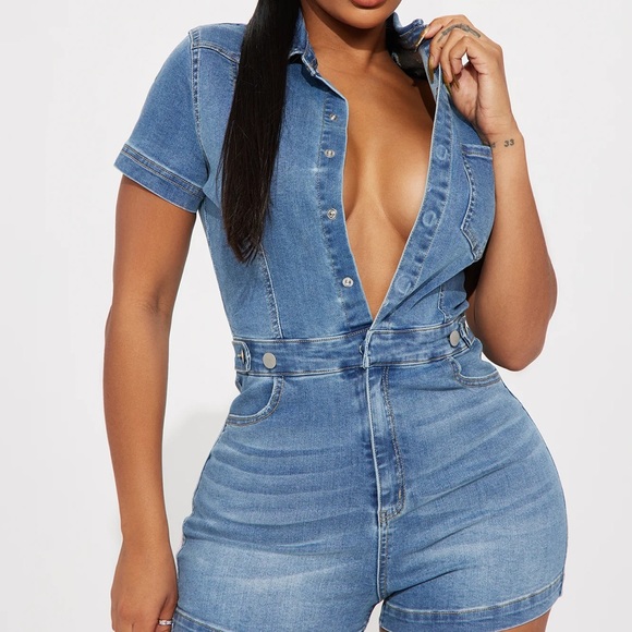 NWT - Fading Into Friday Denim Romper FASHION NOVA - Picture 2 of 3